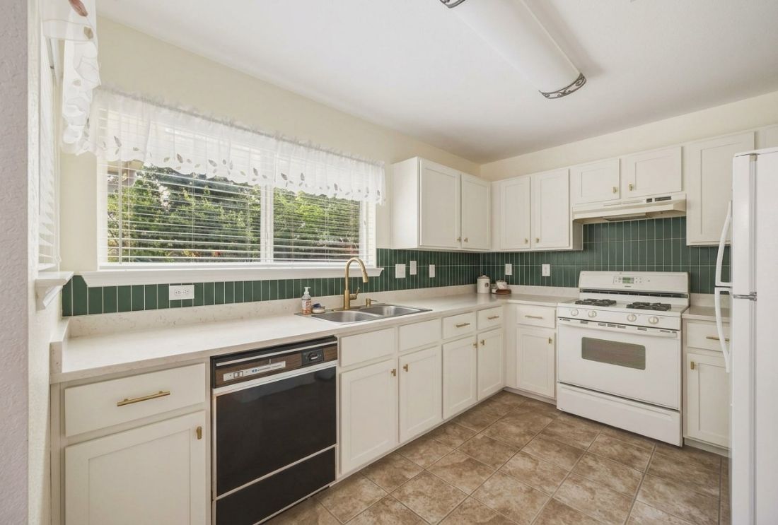 The same kitchen rendered in Look 1
