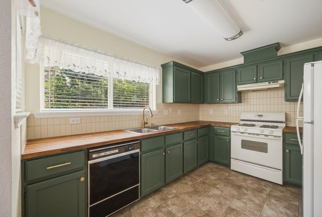 The same kitchen rendered in Look 2