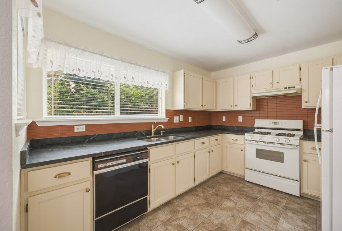 The same kitchen rendered in Look 3